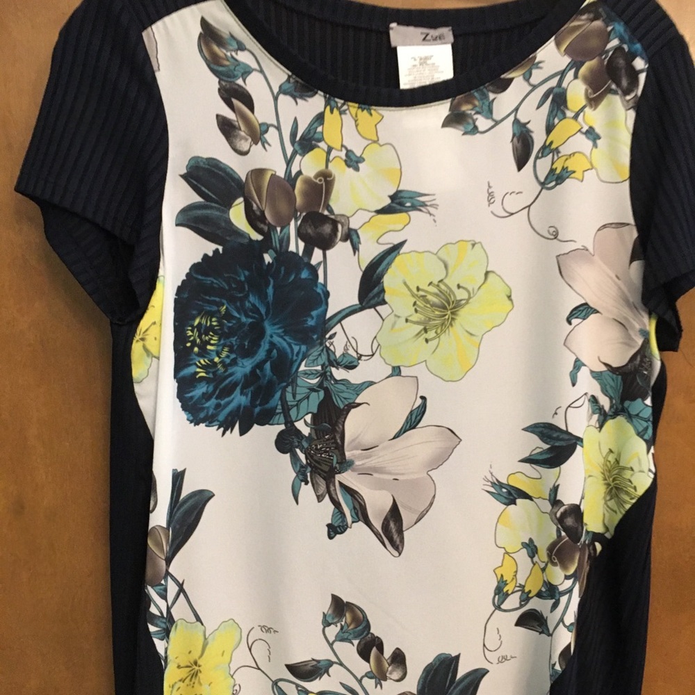 Zoe floral top